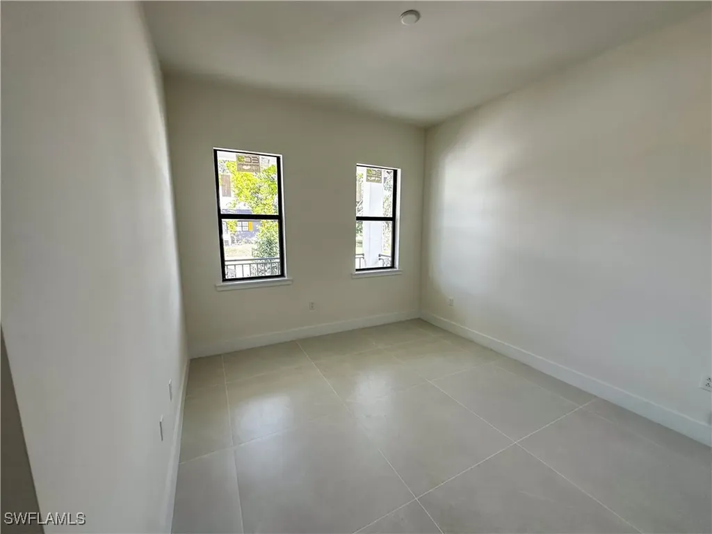 2464 Florida Avenue Naples FL 34112
