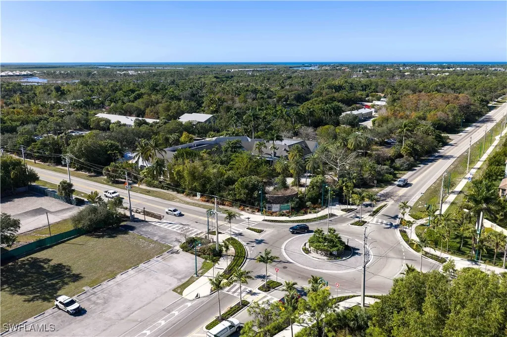 2464 Florida Avenue Naples FL 34112