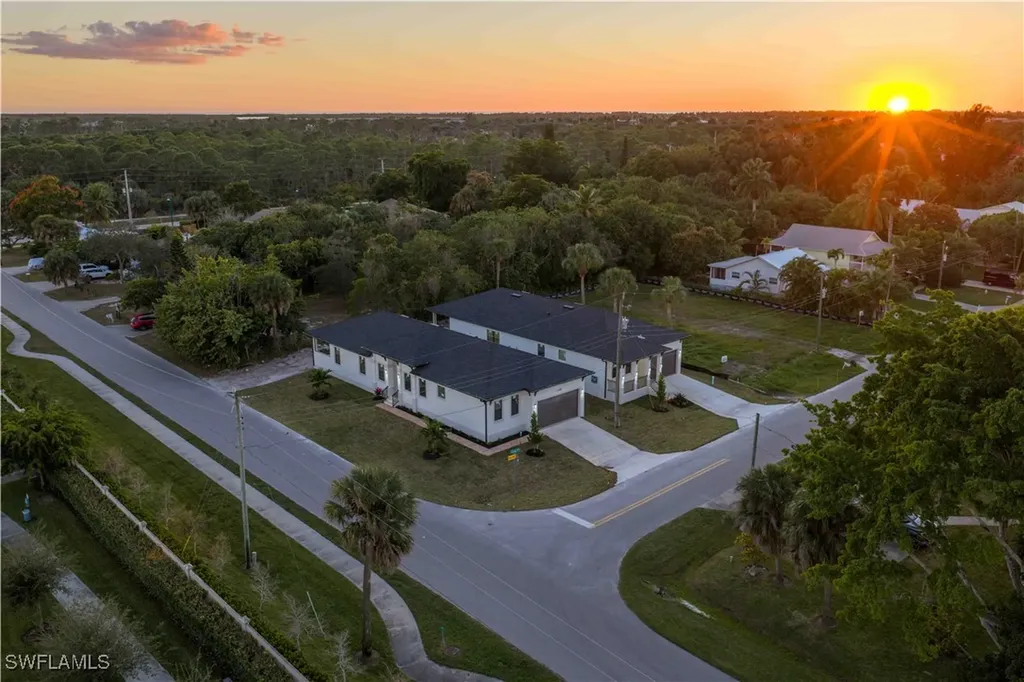2464 Florida Avenue Naples FL 34112