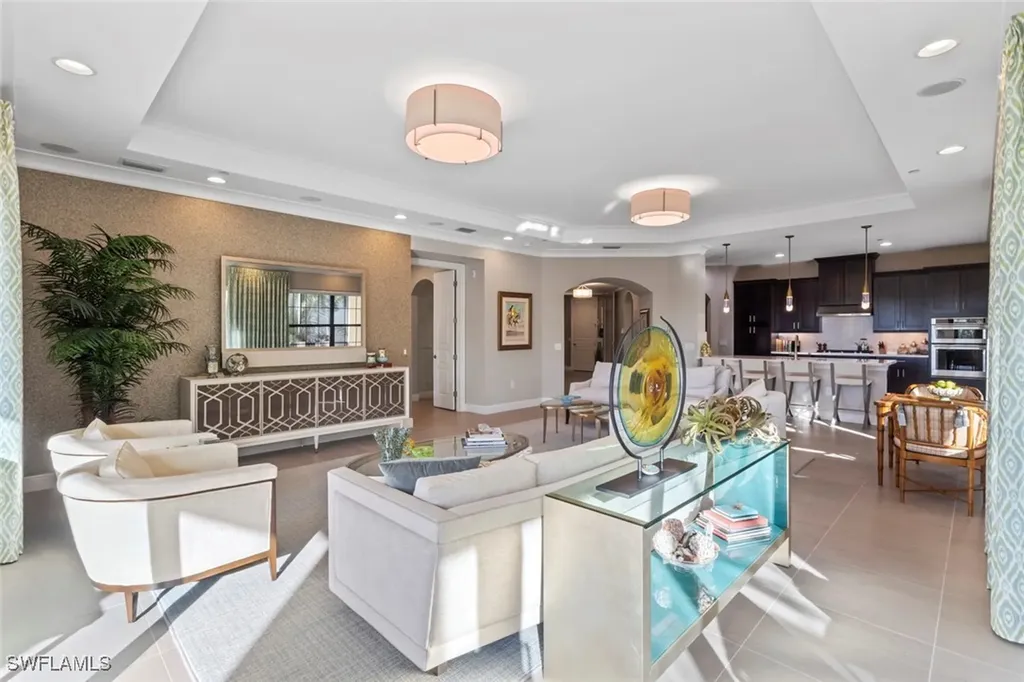 2727 Tiburon Boulevard E Naples FL 34109