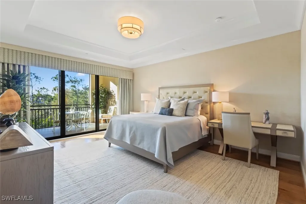 2727 Tiburon Boulevard E Naples FL 34109