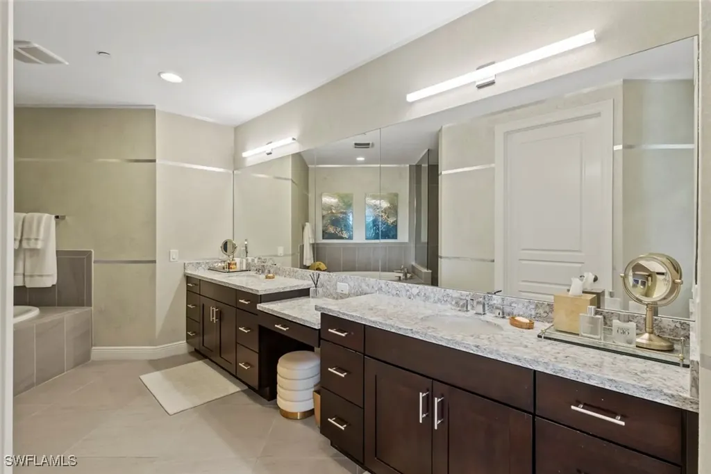 2727 Tiburon Boulevard E Naples FL 34109