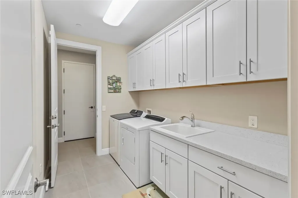 2727 Tiburon Boulevard E Naples FL 34109