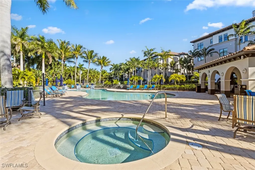 2727 Tiburon Boulevard E Naples FL 34109