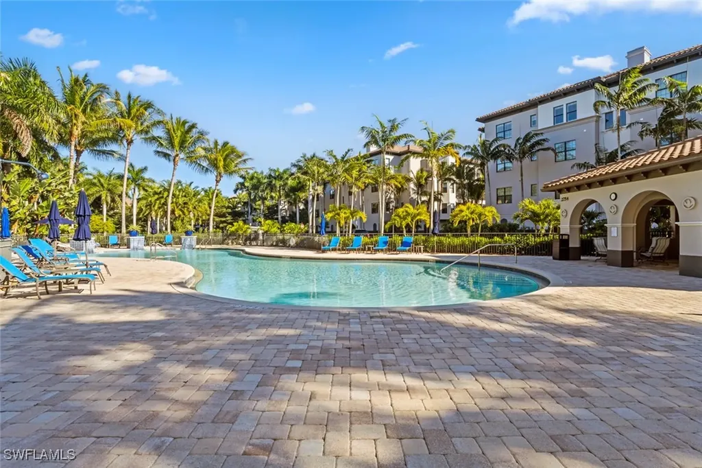 2727 Tiburon Boulevard E Naples FL 34109