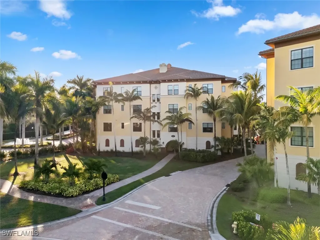 2727 Tiburon Boulevard E Naples FL 34109