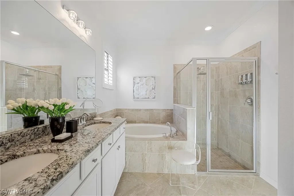 1564 Vizcaya Lane Naples FL 34113