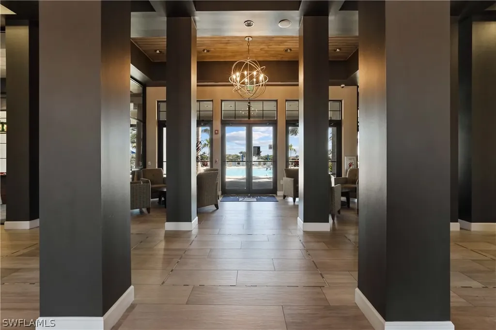 1564 Vizcaya Lane Naples FL 34113