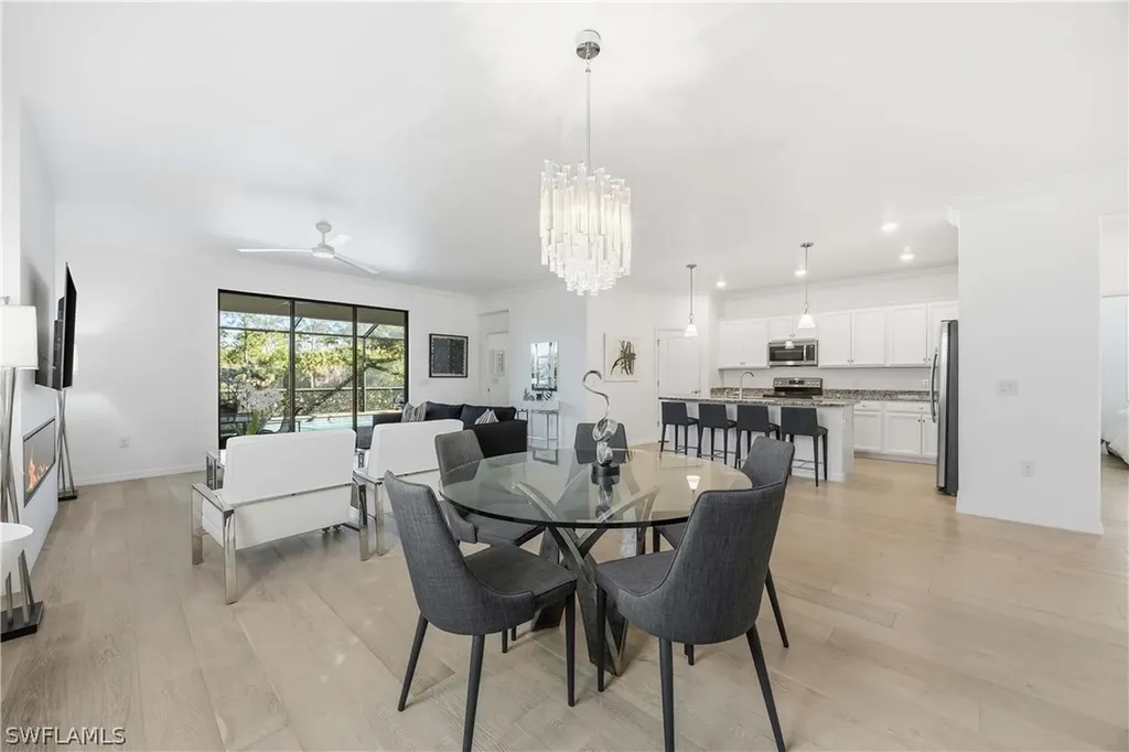 1564 Vizcaya Lane Naples FL 34113