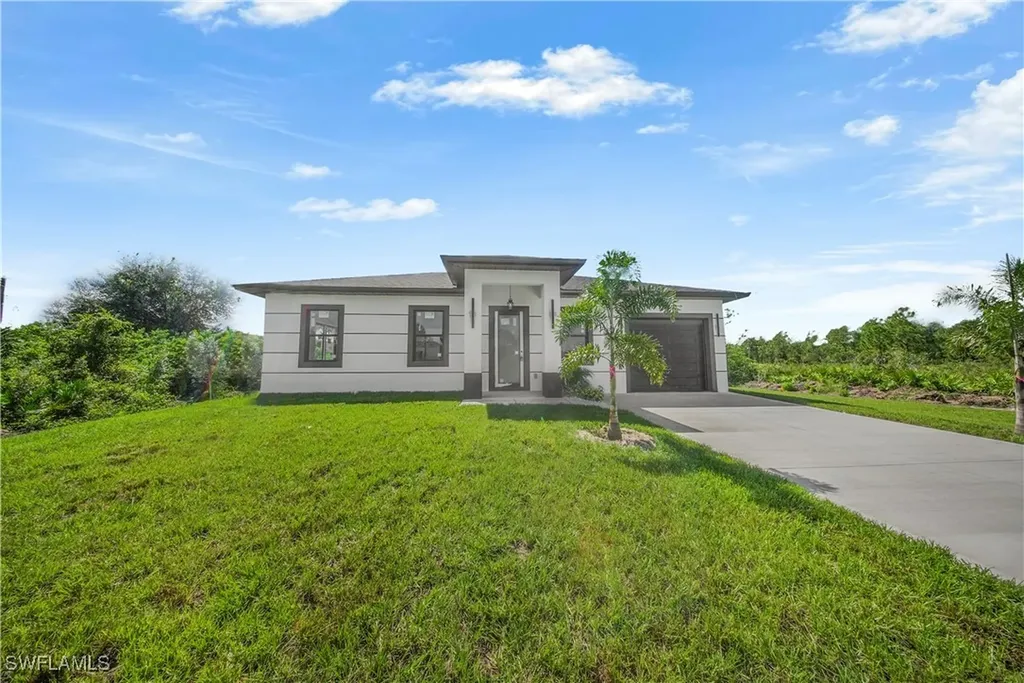 4204 E 3rd Street Lehigh Acres FL 33936