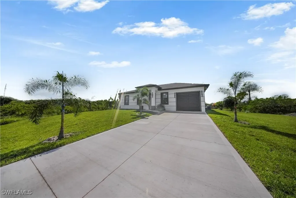 4204 E 3rd Street Lehigh Acres FL 33936