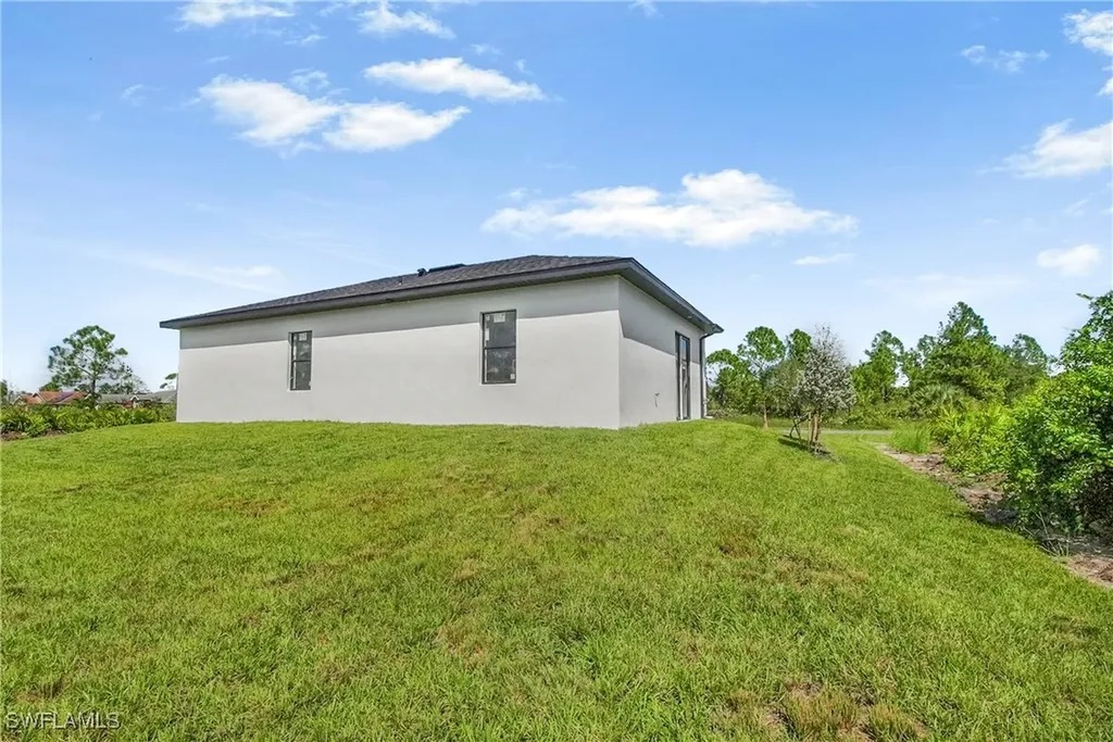 4204 E 3rd Street Lehigh Acres FL 33936