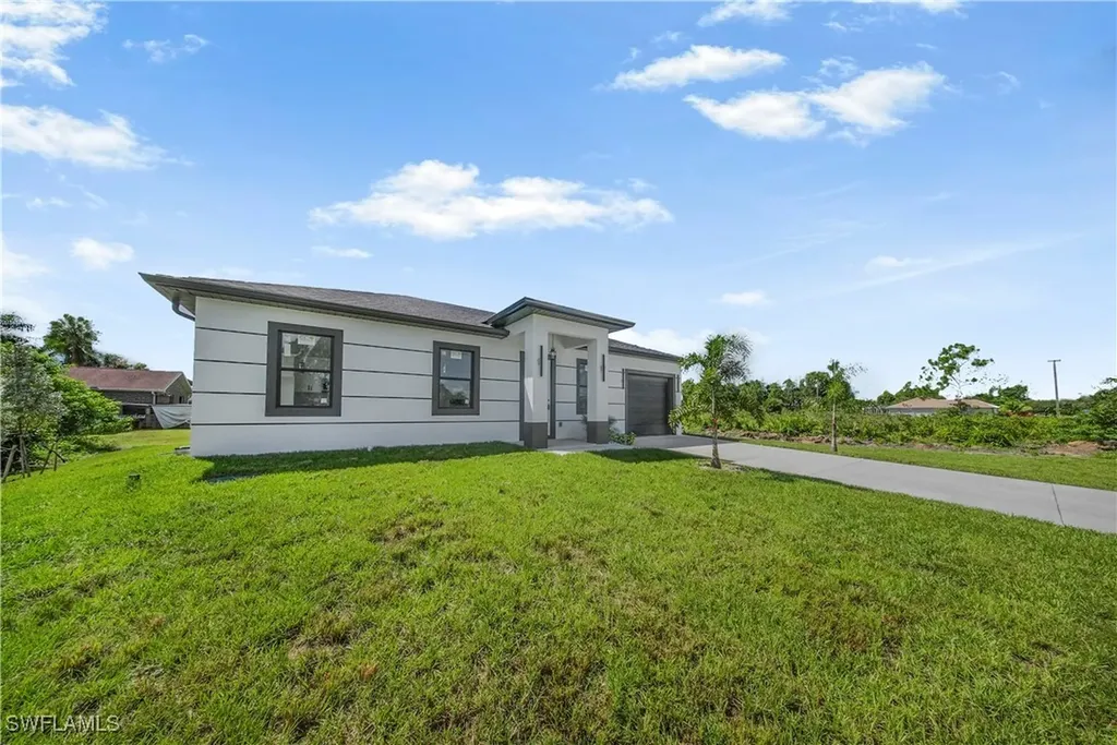 4204 E 3rd Street Lehigh Acres FL 33936