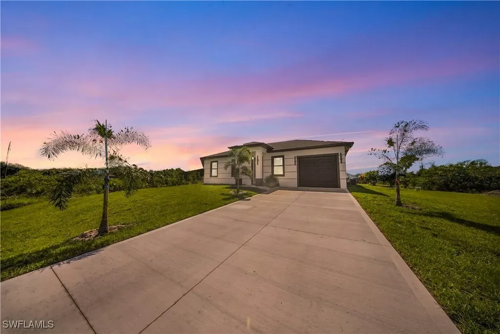 4204 E 3rd Street Lehigh Acres FL 33936