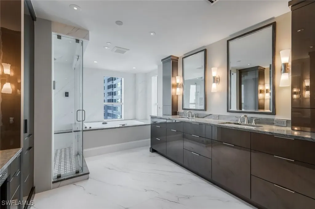 285 Grande Way Naples FL 34110