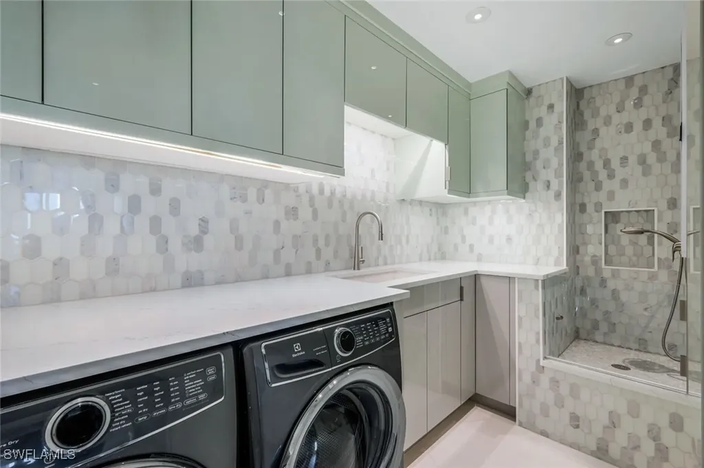 285 Grande Way Naples FL 34110