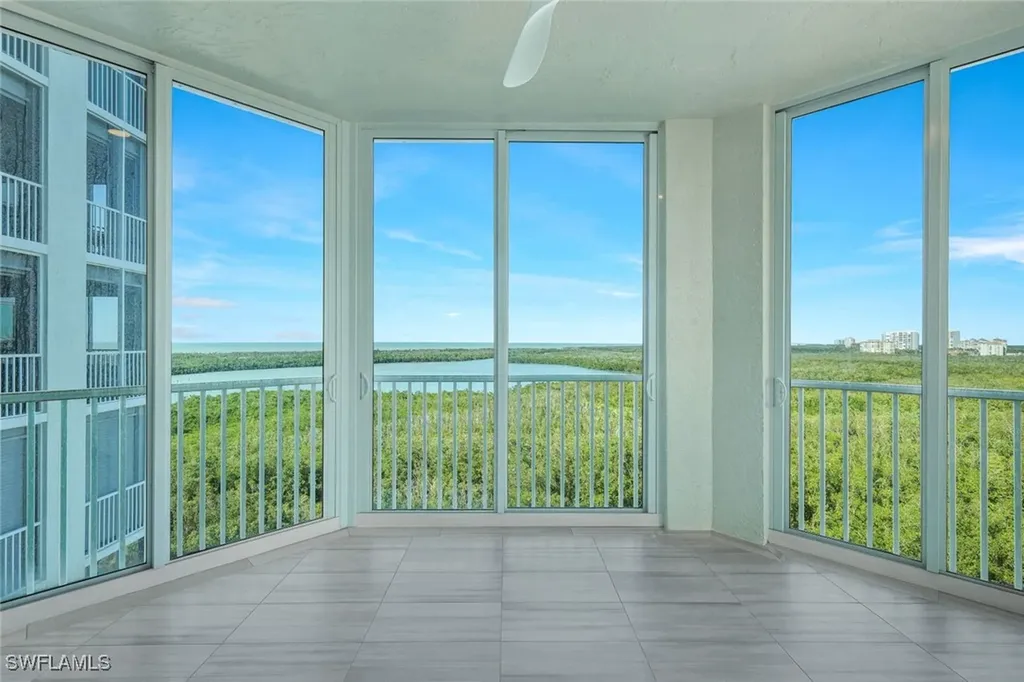 285 Grande Way Naples FL 34110