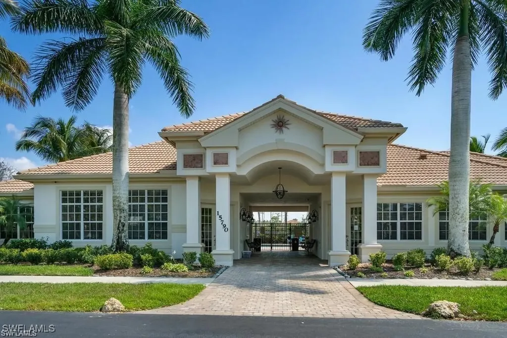 16144 Parque Lane Naples FL 34110