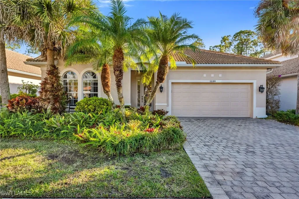 16144 Parque Lane Naples FL 34110