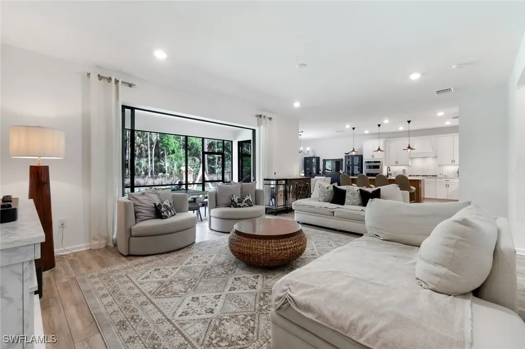 10427 Ventana Lane Naples FL 34120