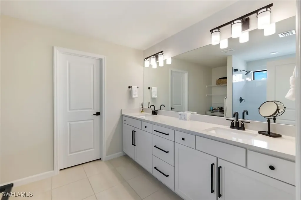 10427 Ventana Lane Naples FL 34120
