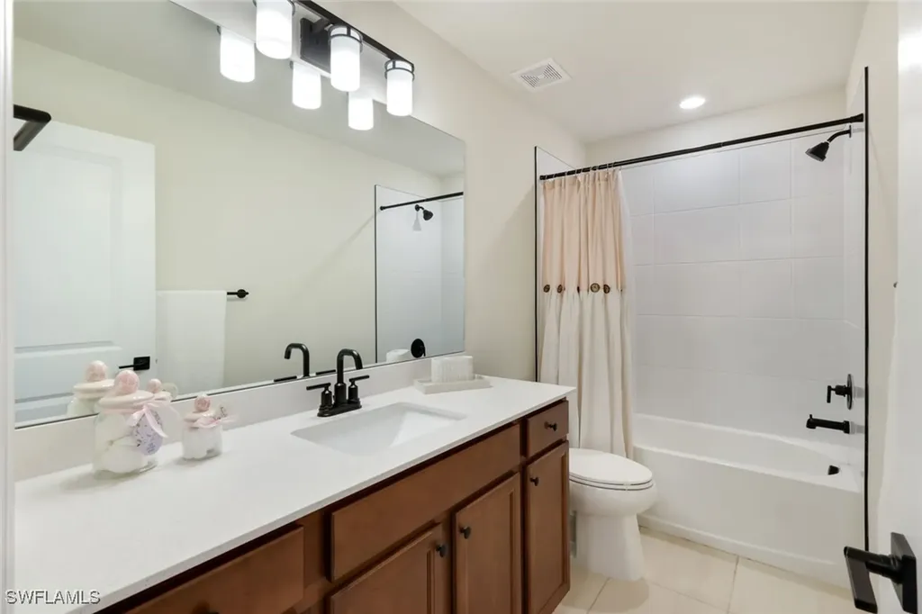 10427 Ventana Lane Naples FL 34120