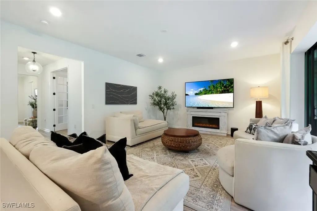 10427 Ventana Lane Naples FL 34120