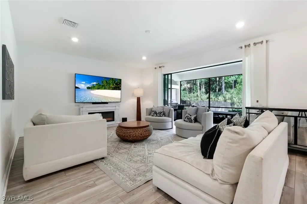 10427 Ventana Lane Naples FL 34120
