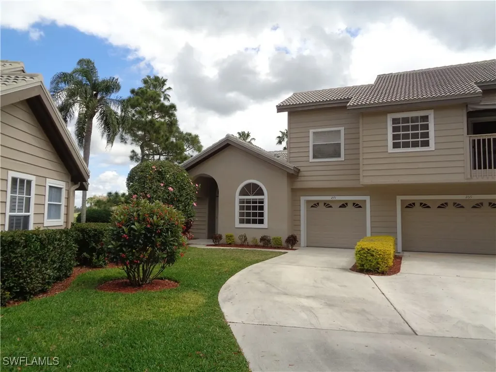 Naples FL, 271 Perignon Place, Unit 16-1