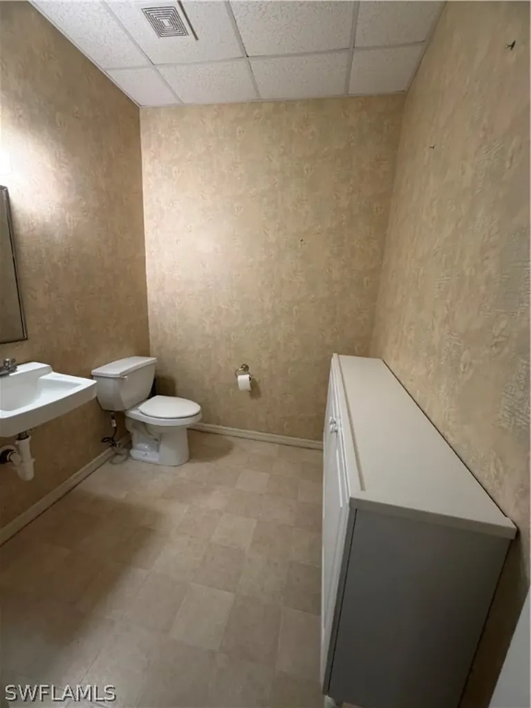 1076 Business Lane Naples FL 34110