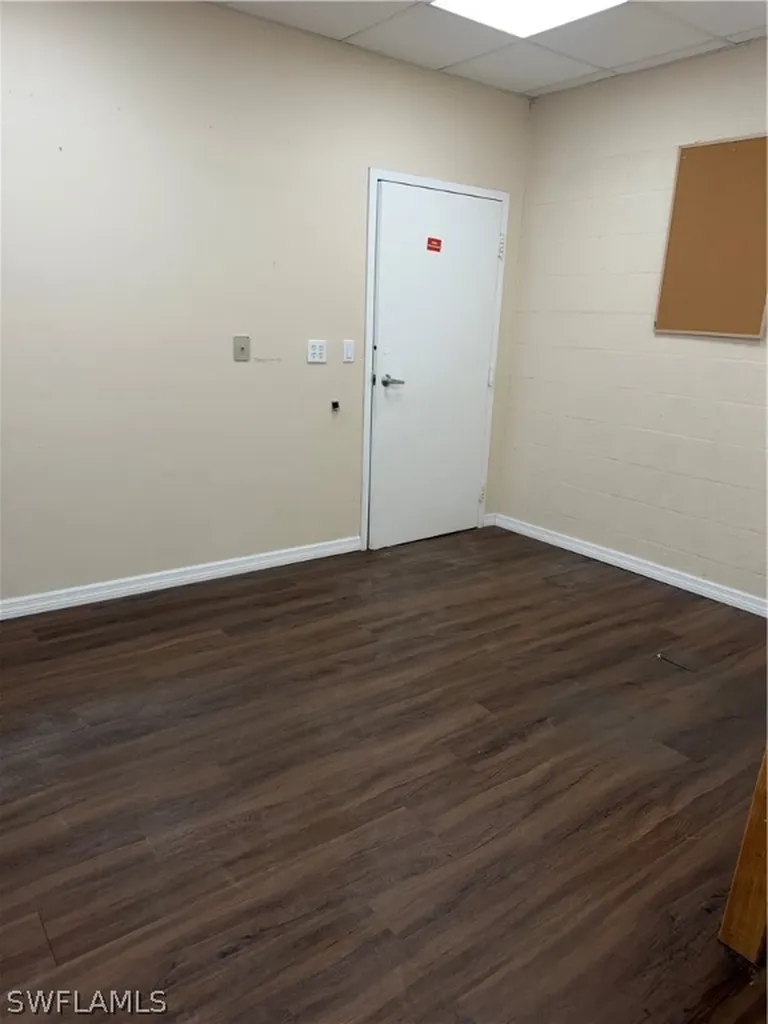 1076 Business Lane Naples FL 34110