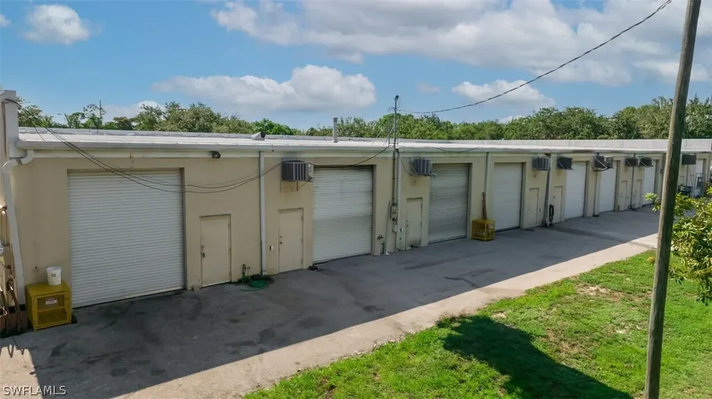 1076 Business Lane Naples FL 34110