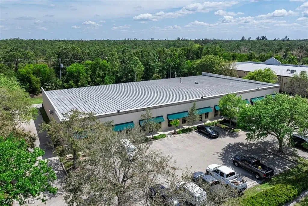 1076 Business Lane Naples FL 34110