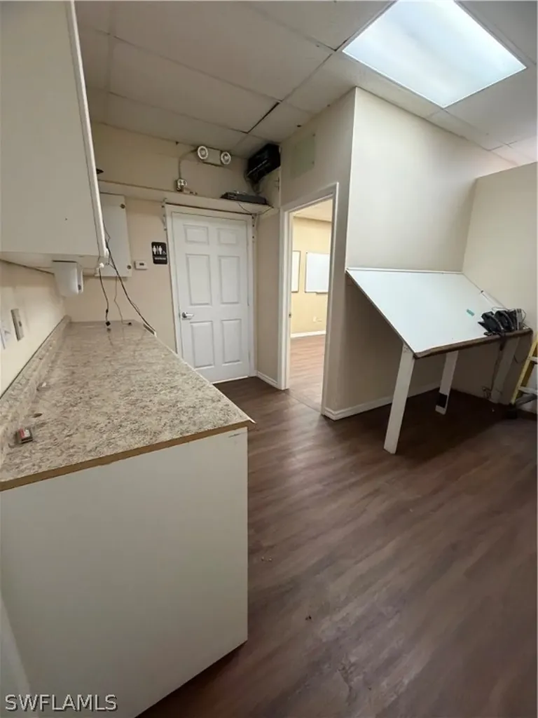 1076 Business Lane Naples FL 34110