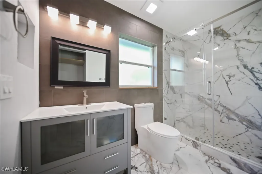 390 35th Avenue NE Naples FL 34120