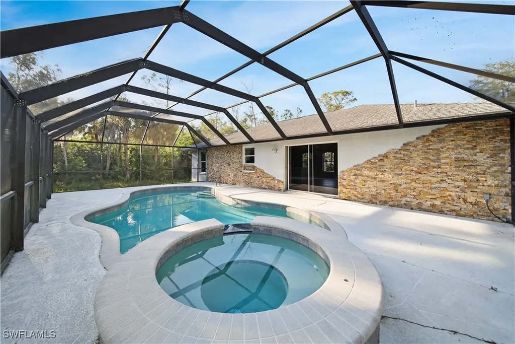 390 35th Avenue NE Naples FL 34120