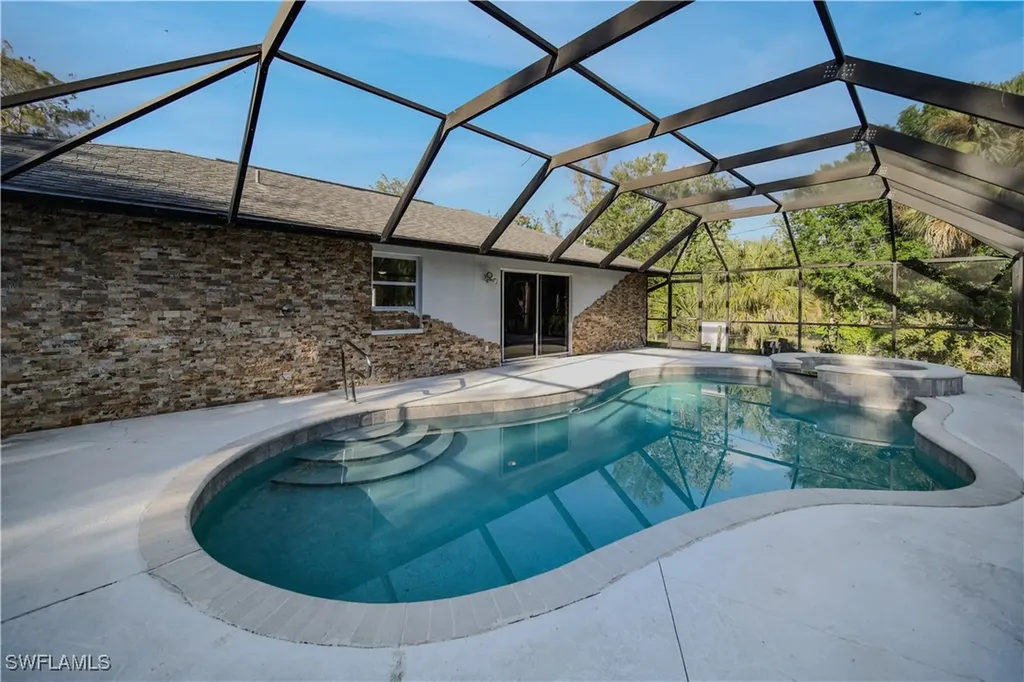 390 35th Avenue NE Naples FL 34120
