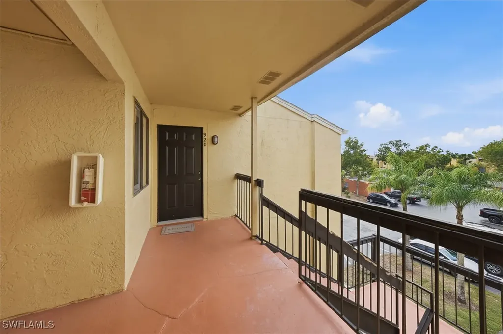 2925 Winkler Avenue Fort Myers FL 33916