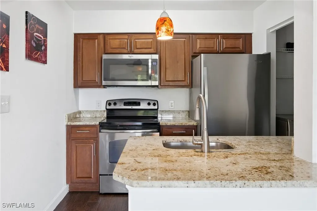 2925 Winkler Avenue Fort Myers FL 33916