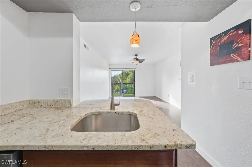 2925 Winkler Avenue Fort Myers FL 33916