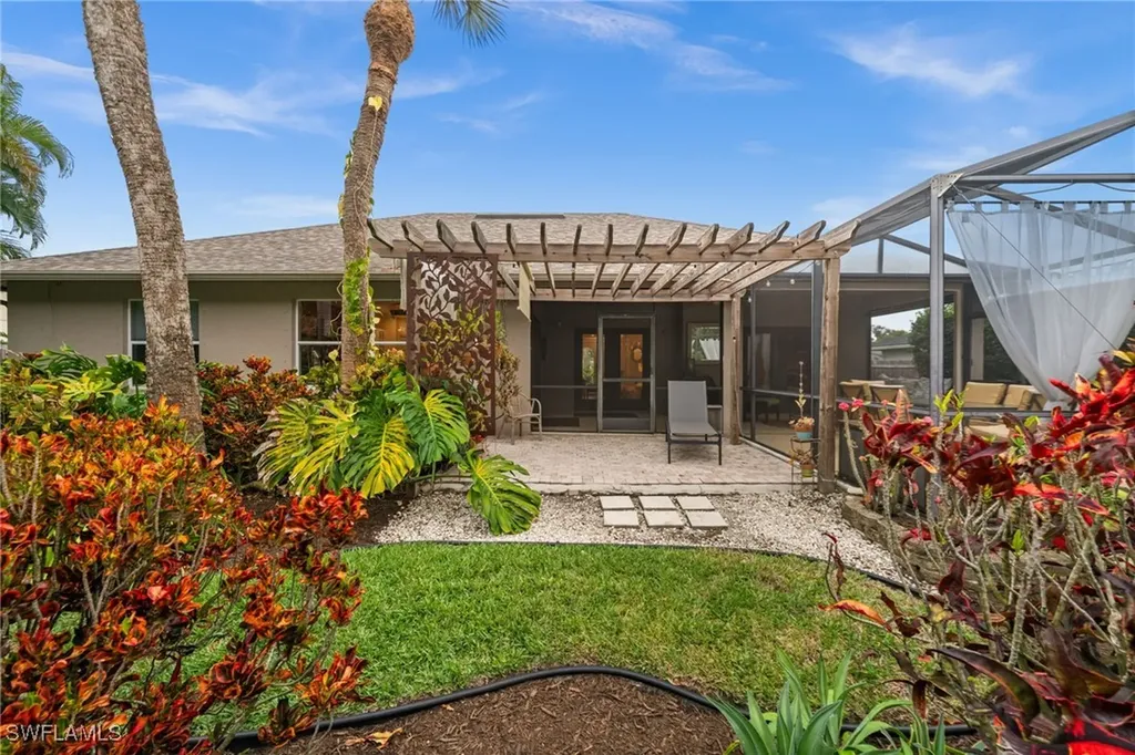 2440 River Reach Drive Naples FL 34104