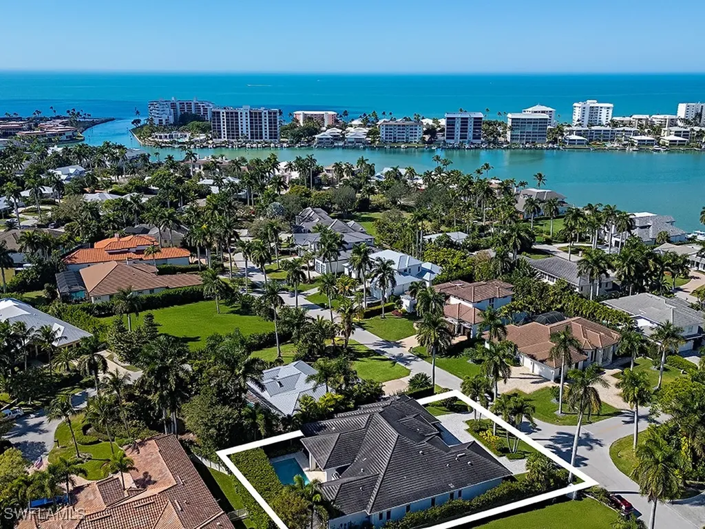 452 Putter Point Drive Naples FL 34103