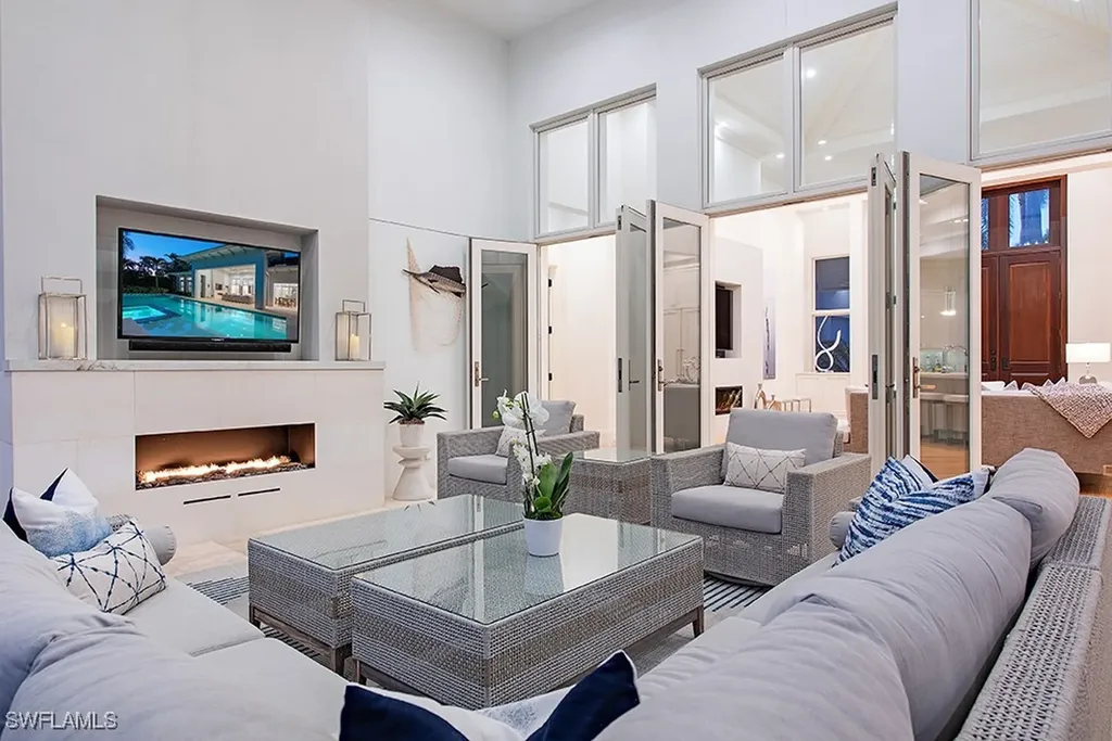 452 Putter Point Drive Naples FL 34103