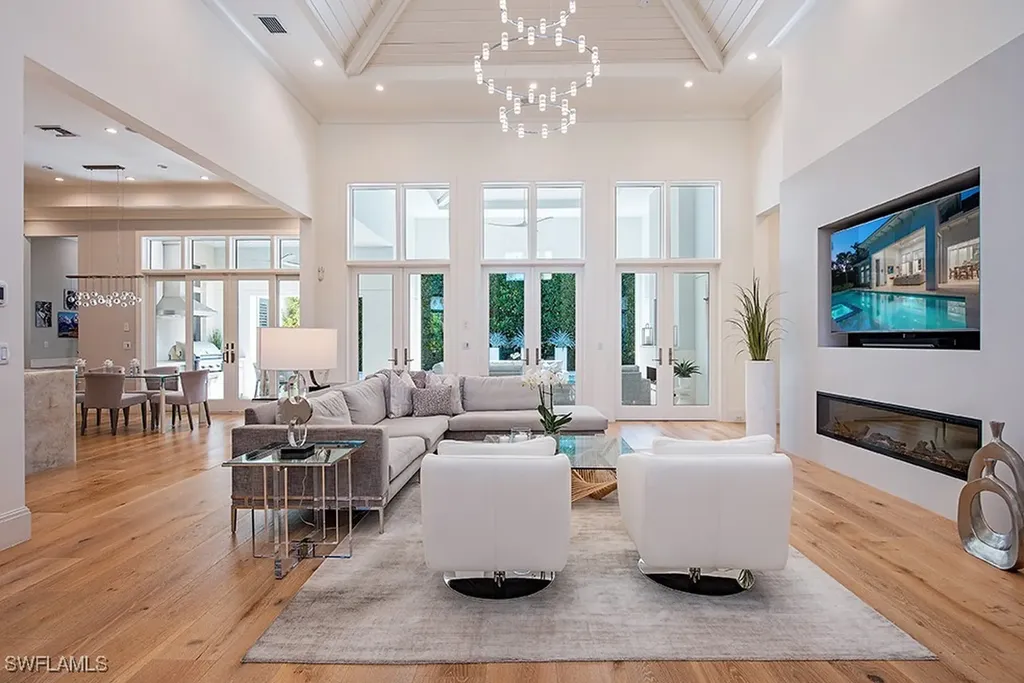 452 Putter Point Drive Naples FL 34103