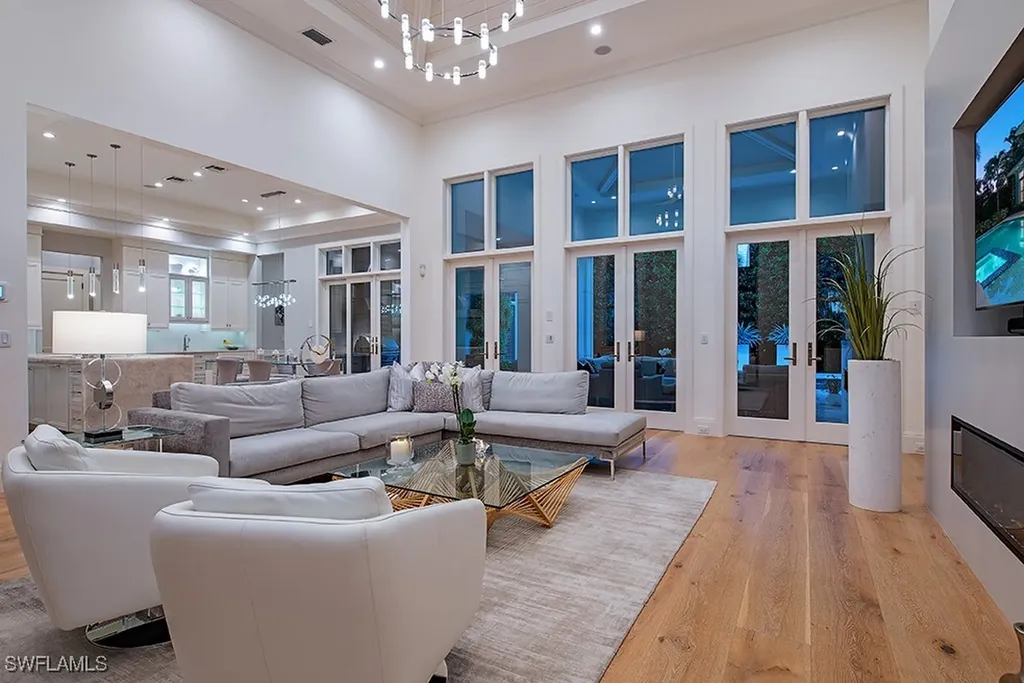 452 Putter Point Drive Naples FL 34103