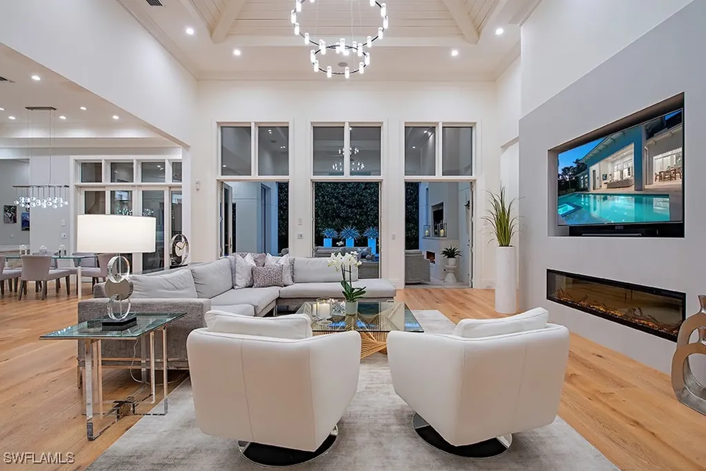 452 Putter Point Drive Naples FL 34103