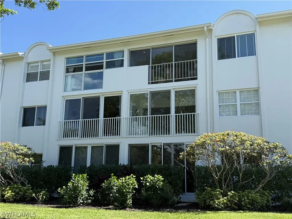 408 Broad Avenue S Naples FL 34102