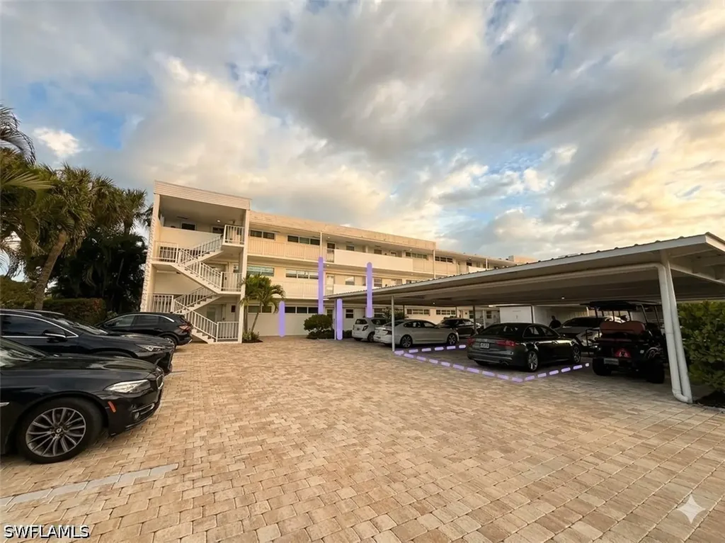 408 Broad Avenue S Naples FL 34102