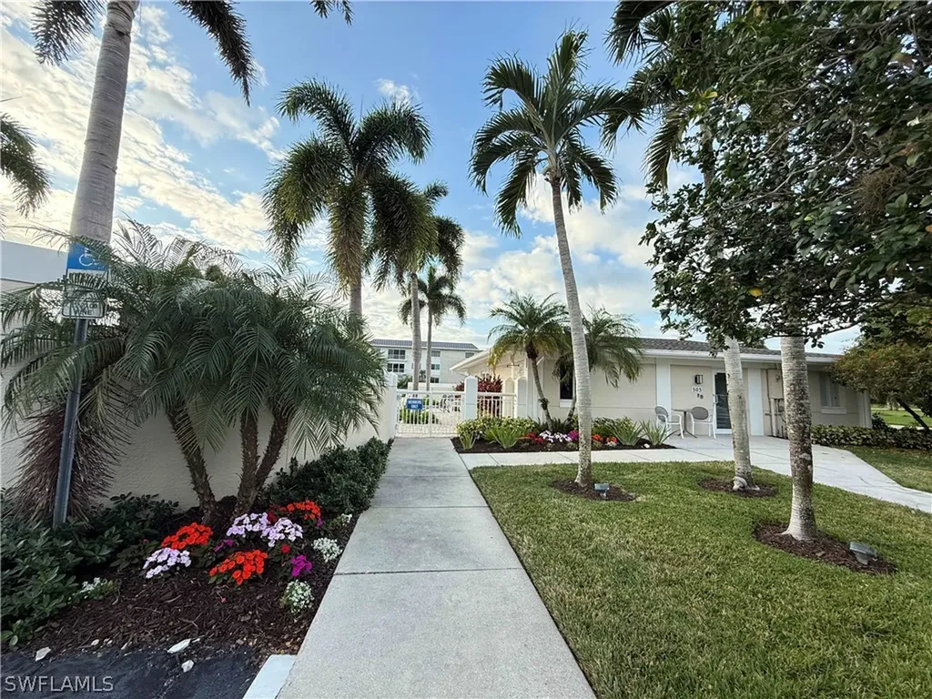 408 Broad Avenue S Naples FL 34102