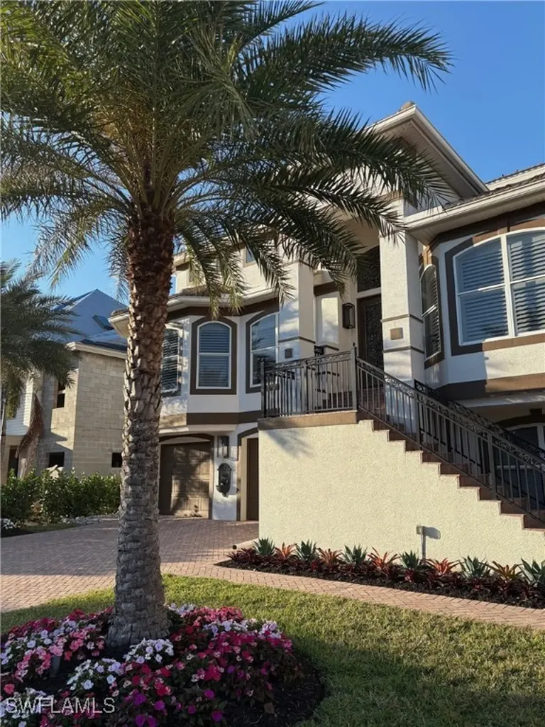225 Egret Avenue Naples FL 34108